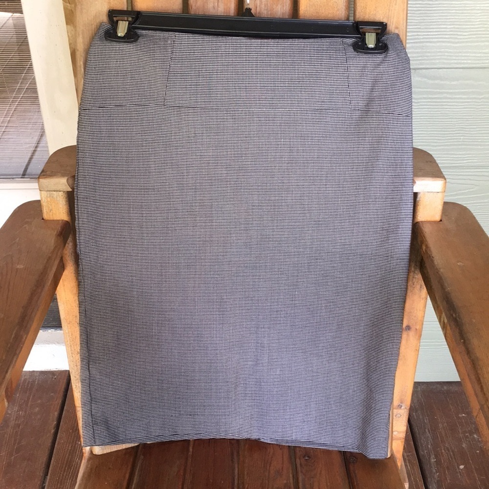 New York & Co Black and White Pencil Skirt